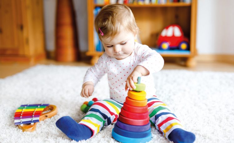 L’apprentissage par le jeu aux 5 mois de bébé
