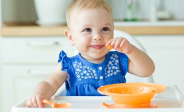 La nourriture pour bébé est un aspect crucial de la croissance et du développement des tout-petits. Les parents cherchent souvent des options de repas saines et nutritives pour leurs bébés afin de leur offrir une alimentation équilibrée. Si vous êtes un parent qui souhaite offrir des repas sains et bio à votre bébé, vous êtes au bon endroit. Dans cet article, nous allons vous guider à travers la préparation de repas bio pour bébé.